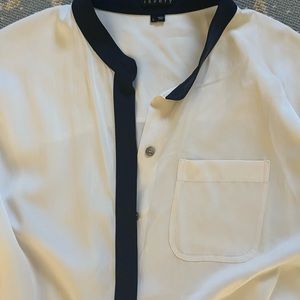 Theory silk cream and navy blue trim in excellent condition. Size Large